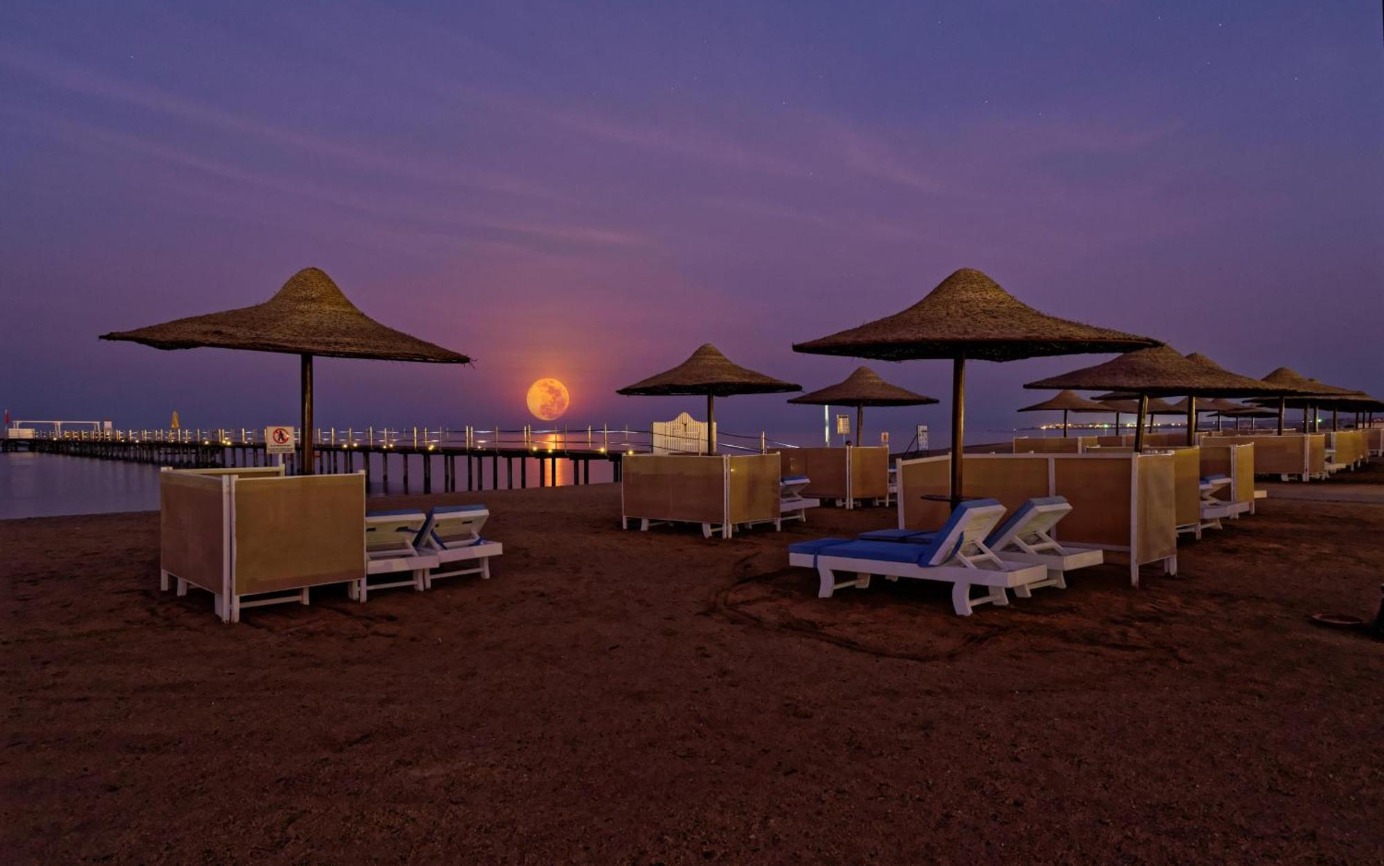 Sataya Resort Marsa Alam Exterior foto Beach at the Grand Hotel